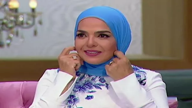 منى عبد الغني مشيدة بقرار الغلق المبكر.. "كويس عشان نصحى بدري"